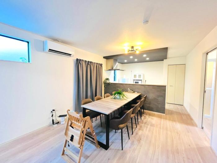 Max 12 people 10min drive from Fukuoka Airport Entire newly built 3LDK house 2 Houses Different Interiors 2 car parks