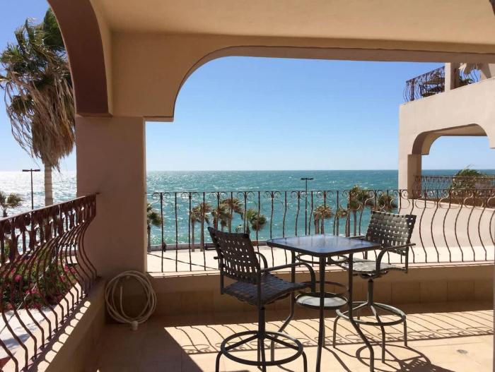 Puerto Viejo B1 Waterfront 2BR on the Malecon