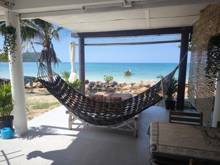 Beachfront Apartment in central Chaloklum