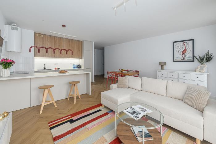 Lumina I 4-room Family Apart with Parking & Balcony I 90m2