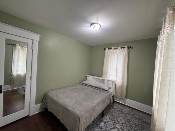 Cozy Private Room with Parking