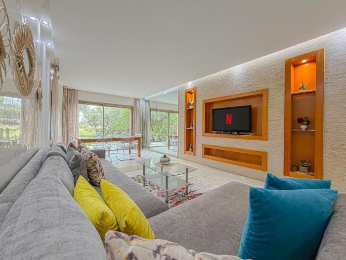 Golf Garden-Level Apartment Pool & Parking