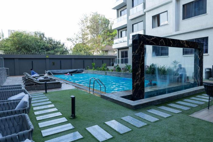 3 bedroom 15th floor Wilma Towers with 3 balconies