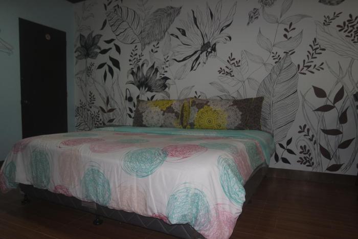 YOO C Apartment Dumaguete - Studio wifi netflix kitchen