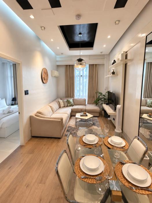 Minimalist Luxury Spacious 1 Bedroom in Burgos Circle