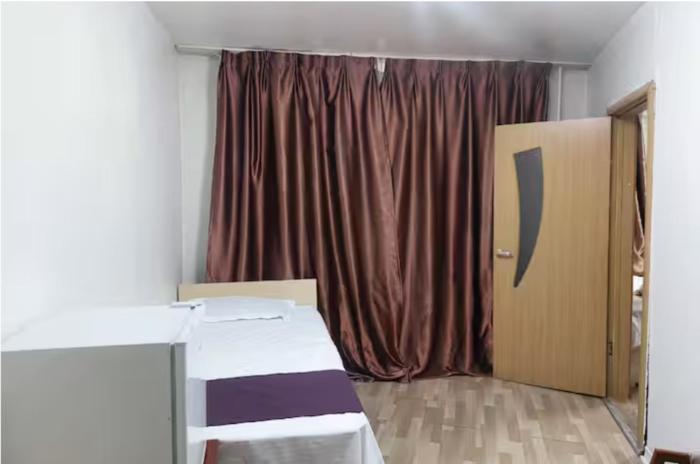 Cozy Triple Room in a Guesthouse, Free Laundry, WiFi