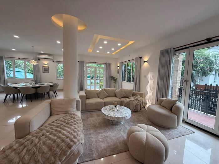Thảo Điền Pool Villa with Karaoke