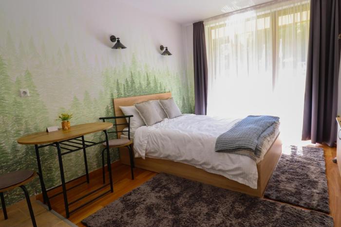 F6 Artistic Mountain Studio with Spa Patio Parking
