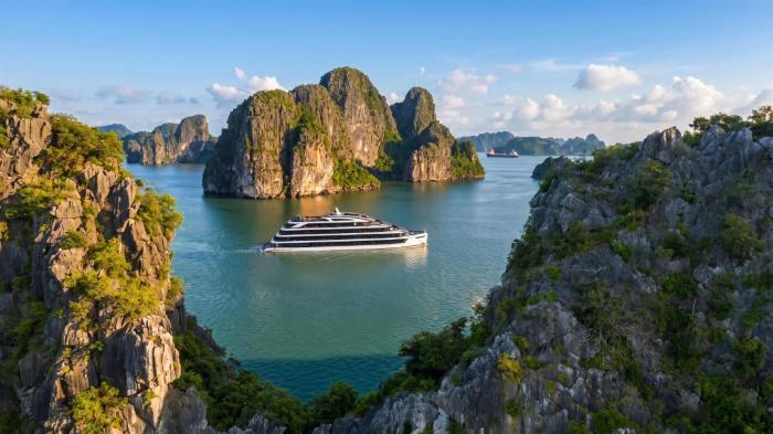 Ha Long Lumiere Cruise - ILLUMINATING The Art of Cruising