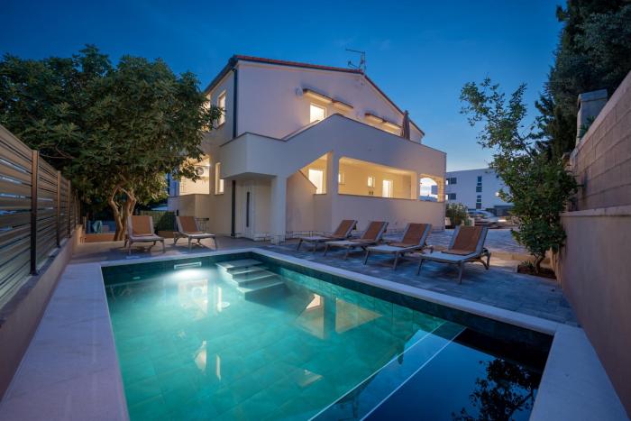 Nola apartments with Heated pool