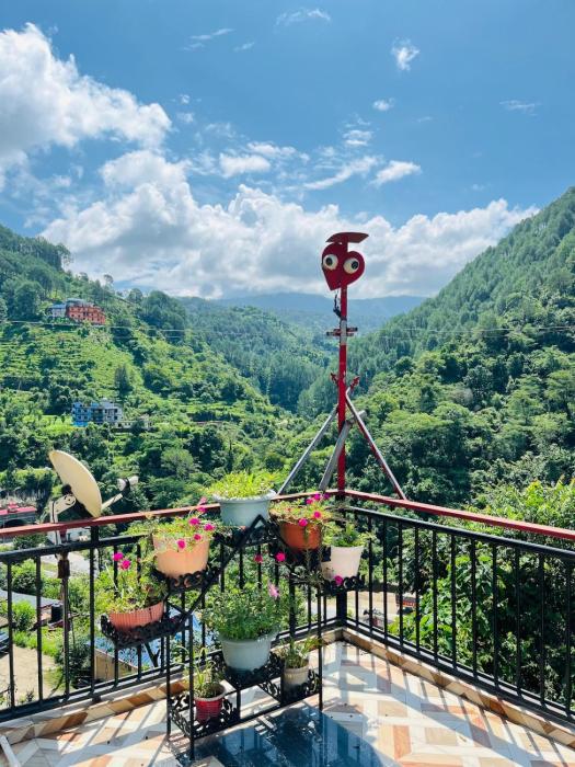 Highlanders Nest 2bhk ultra luxe and cozy stay
