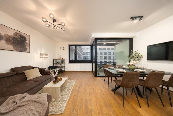 Vivus Apartment with Balcony & Garage
