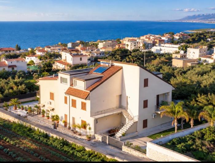 Nereide home 350 sqm with large garden