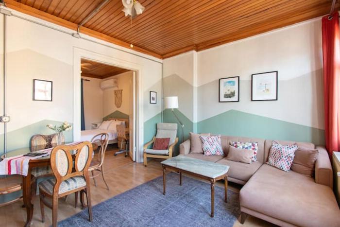 Stylish Apartments in Historic Kadıköy Building