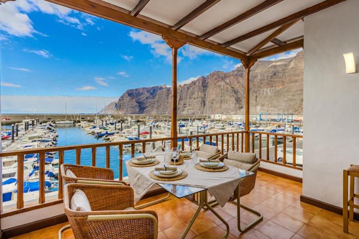 Home2Rest - 2 bedroom, Sunset & Ocean Views, 3 mins to beach