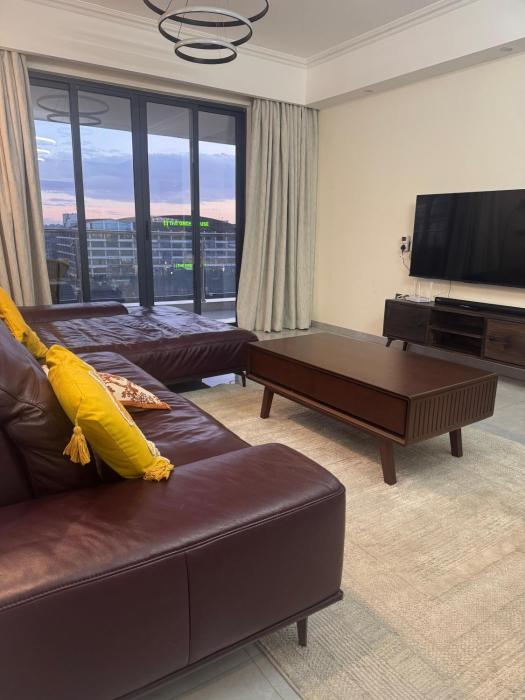 Bahari Homes Kilimani Modern 2 Bedroom Apartment with Restaurant , Sauna, Swimming Pool and Gym, 2 min walk to Green House Mall