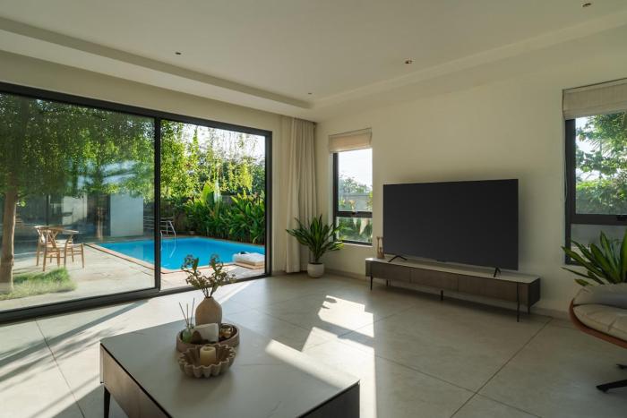 Walk of life, Luxurious Beach view Villa