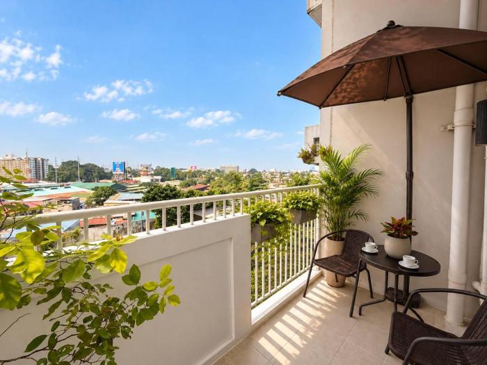 1BR Abreeza Corner with Pool View and Garden Balcony