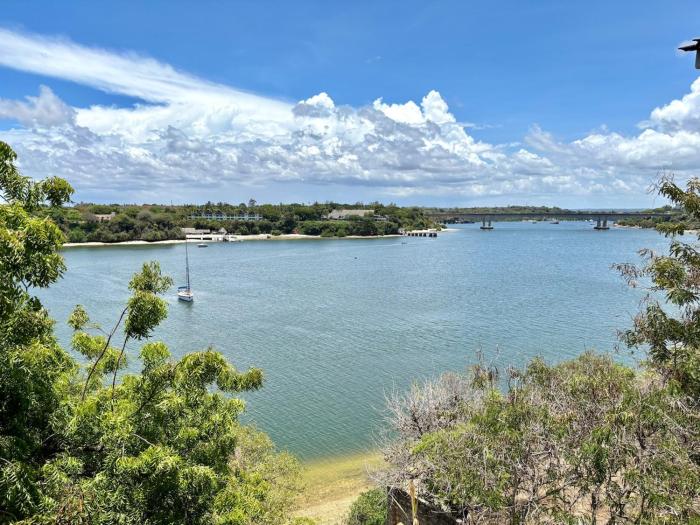 Kens 1 bedroom Creek View Apartment