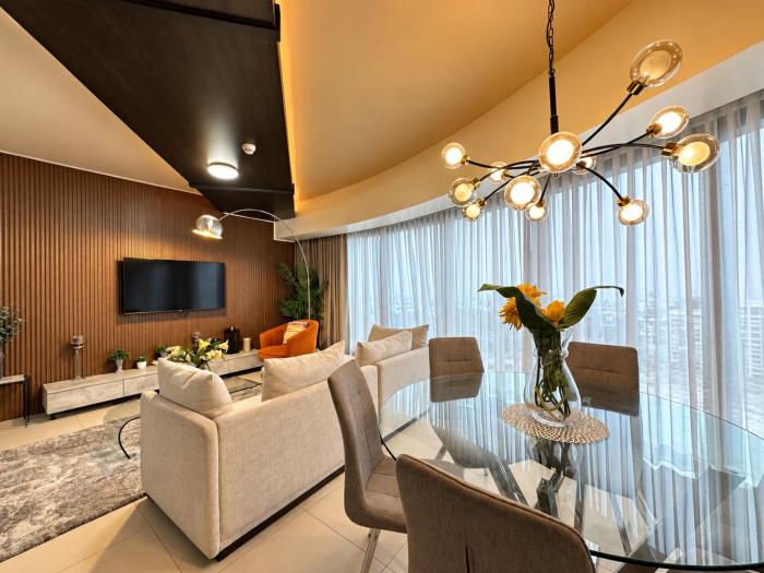 2 Bedroom Corner in Aeon Towers I City Views I Free Wi-fi, Gym and Pool