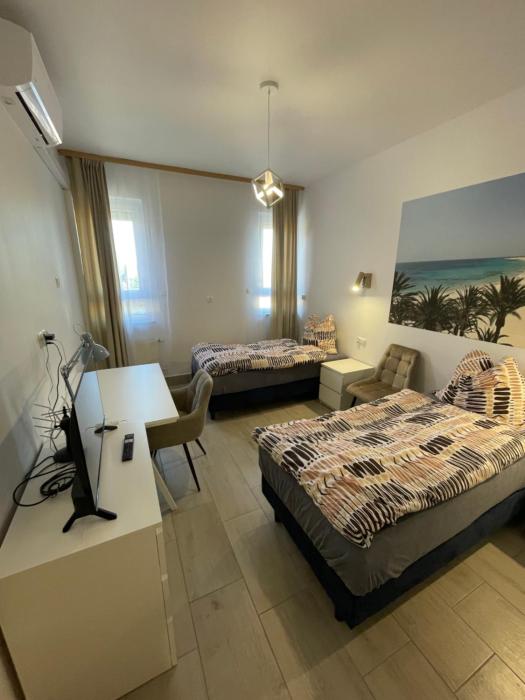 Senator 2 Bedrooms Apartment with Private Jacuzzi Klima - 4 Adults