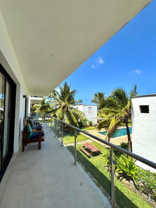 1 Bedroom Beachfront Getaway, Pool and Ocean Views