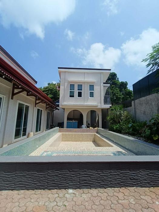 Sunny New Pool House Private Pool Cozy Loft