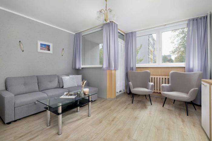 Funkcjonalny Apartament z Balkonem w Bytomiu by Noclegi Renters