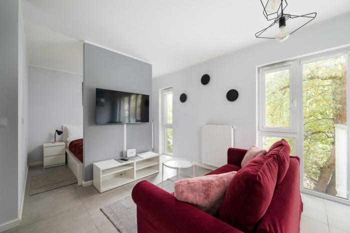 Olszowa 14 Riverside Apartment by BookingHost