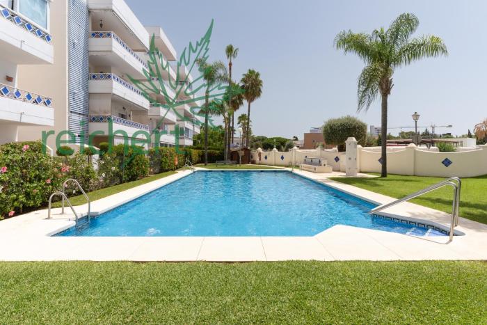 Napoleon 4A with pool close to the beach