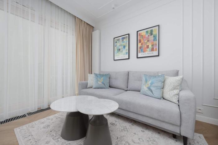 Bright Studio with Balcony in City Centre by Noclegi Renters