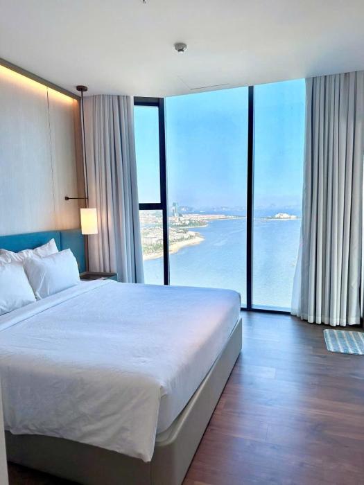 À La Carte Luxury 2BR Bay View