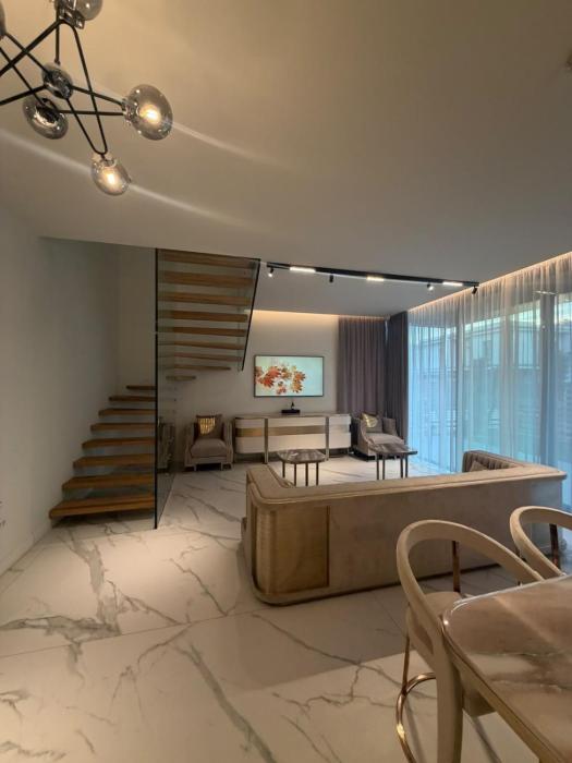 Knight Luxury One
