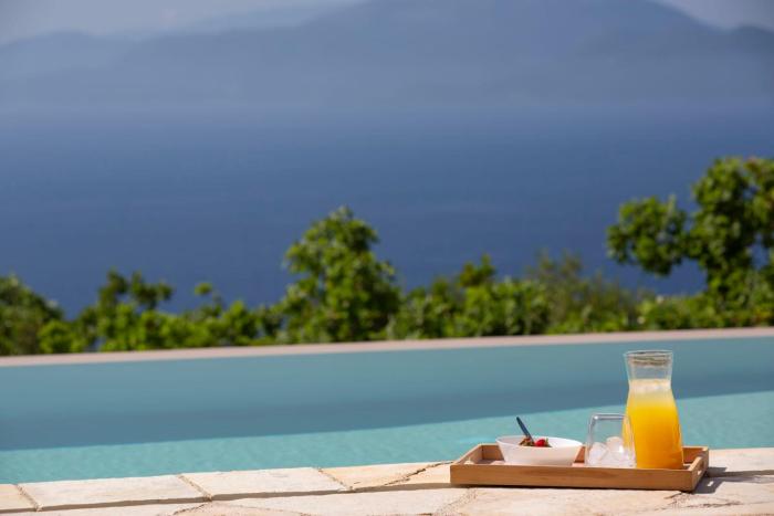 Villa NISI Stylish Sea-View Retreat with Pool & Easy Access