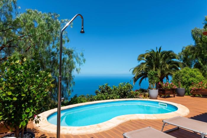 Sea view villa in Tijarafe, private pool.