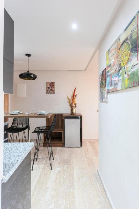 Modern, chic, comfortable, and artistic apartment