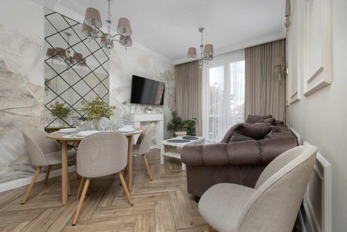 Przestronny Apartament z 5 Sypialniami oraz Sauną Kielce pl Wolności 9 by Heyrent