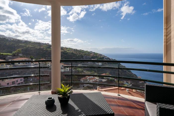 Palmasol II Peaceful Spacious 3-Bed in Calheta