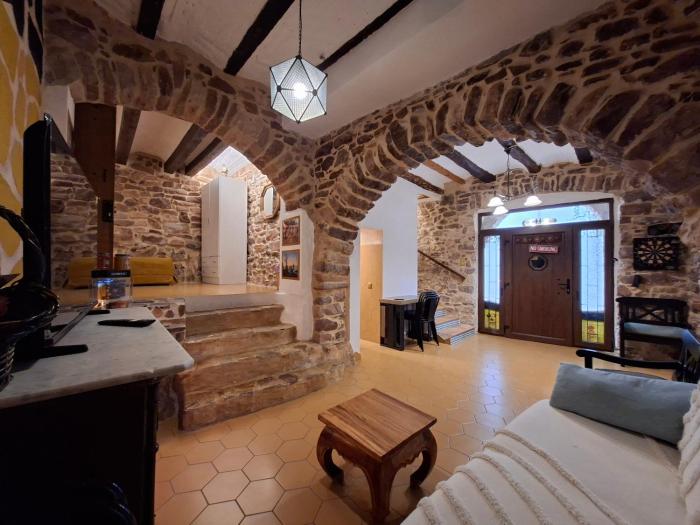 Casa rural rústica para parejas, familias o amigos a la montaña de EL COLMENAR