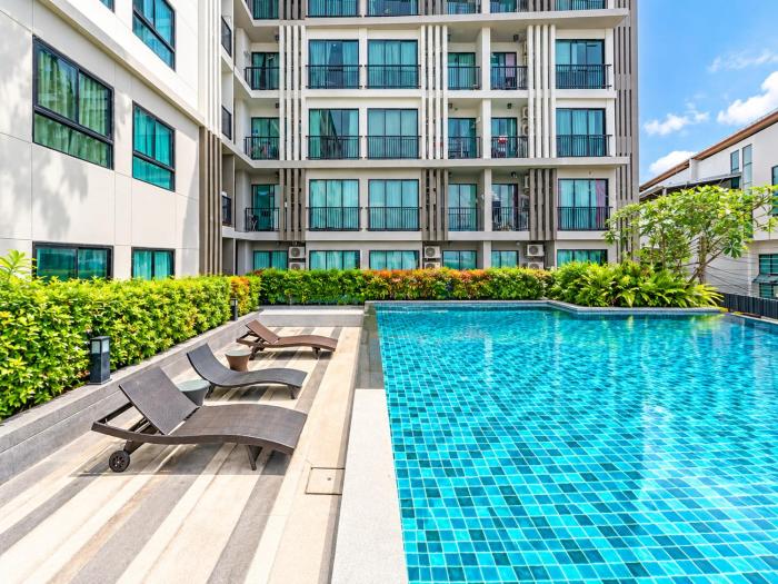 Modern 1BR Condo Bangtao Pool,Gym, Wifi Walk to Shops and Beach