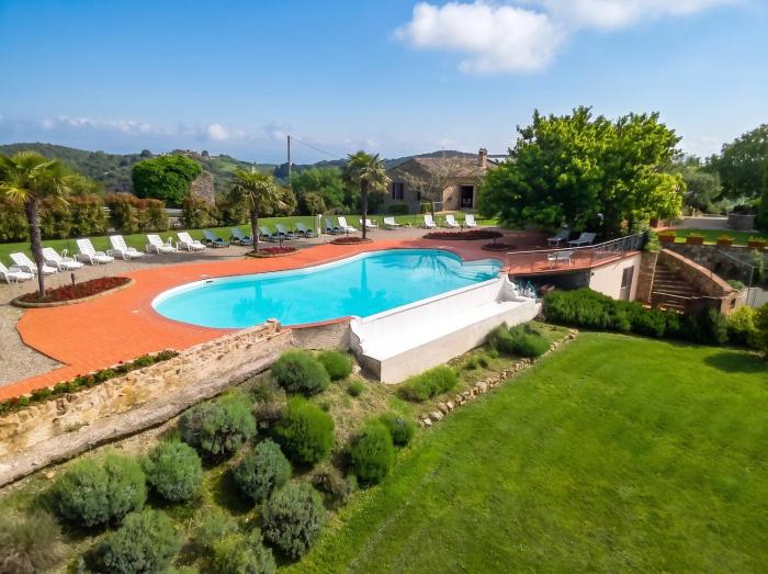 Quaint house in Murlo with shared pool