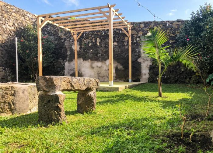 Comfortable House in Ribeira Grande, Pleasant Garden