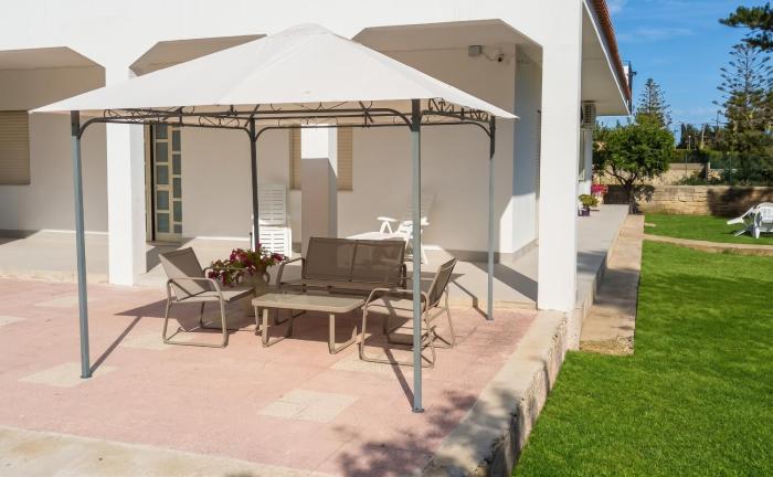 Charming House with Pool in Arenella, Air Conditioning