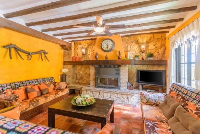 Spacious villa with pool in Priego de Córdoba - 350 m²