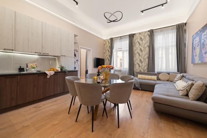 Elite Downtown Retreat for Families & Friends