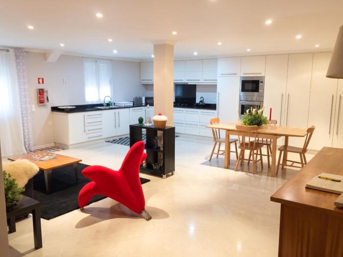 Elegant Apartment in Levada Grande + Terrace + 120 m²