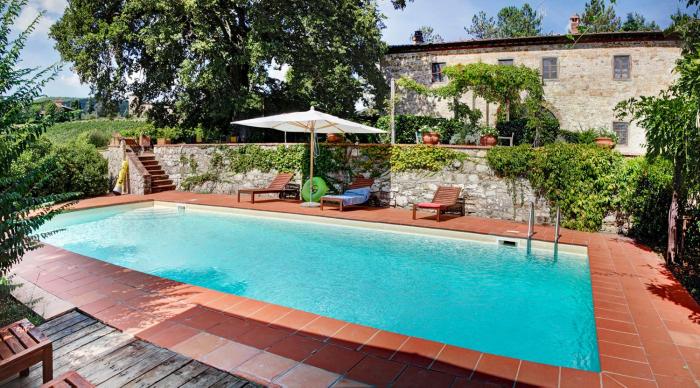 Historic Chianti farmhouse with large garden and private pool