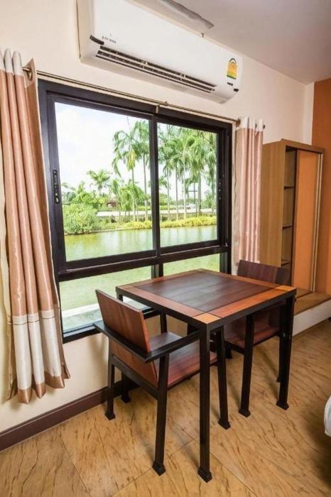 Prew Lom Chom Nam Resort