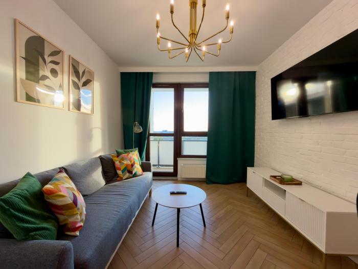 Odra Tower Skyline & Parking Apartment by BookingHost