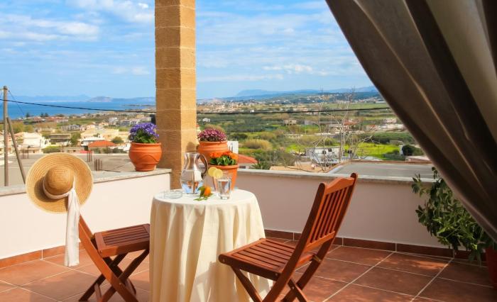 Charming villa in Chania with parking included